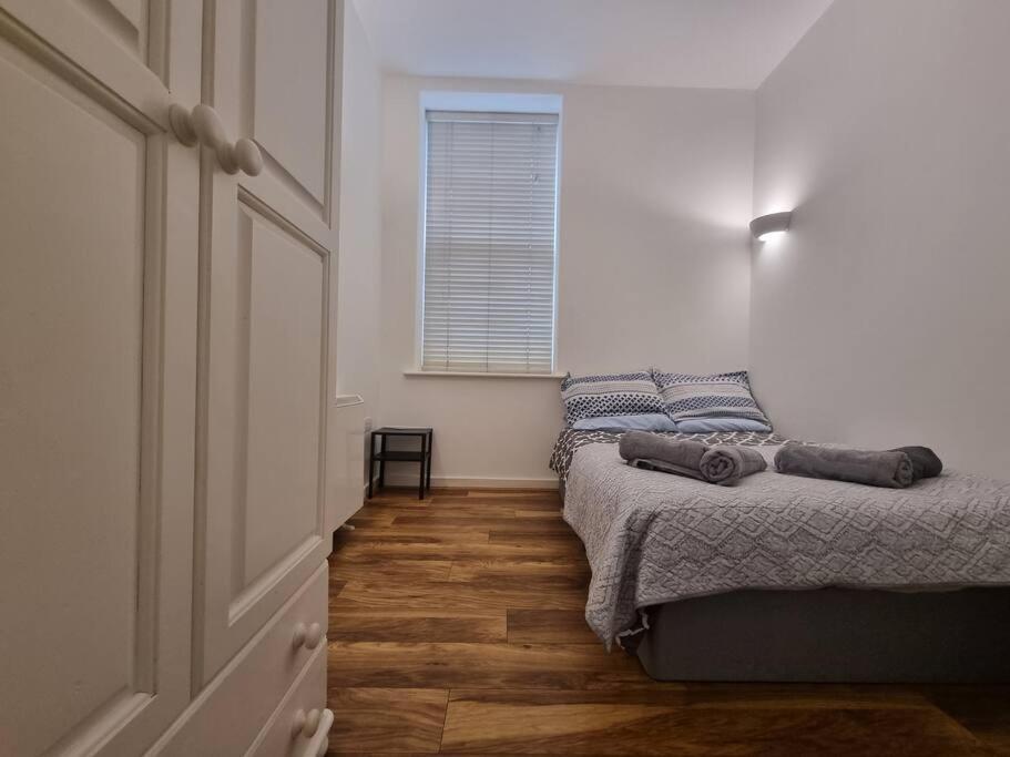 Modern Two Bedroom Ground Floor Apartment London