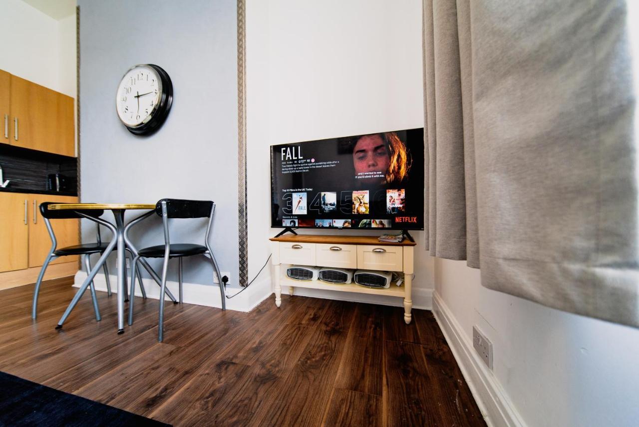 Apartment Spacious 2 Bedroom In Downtown London