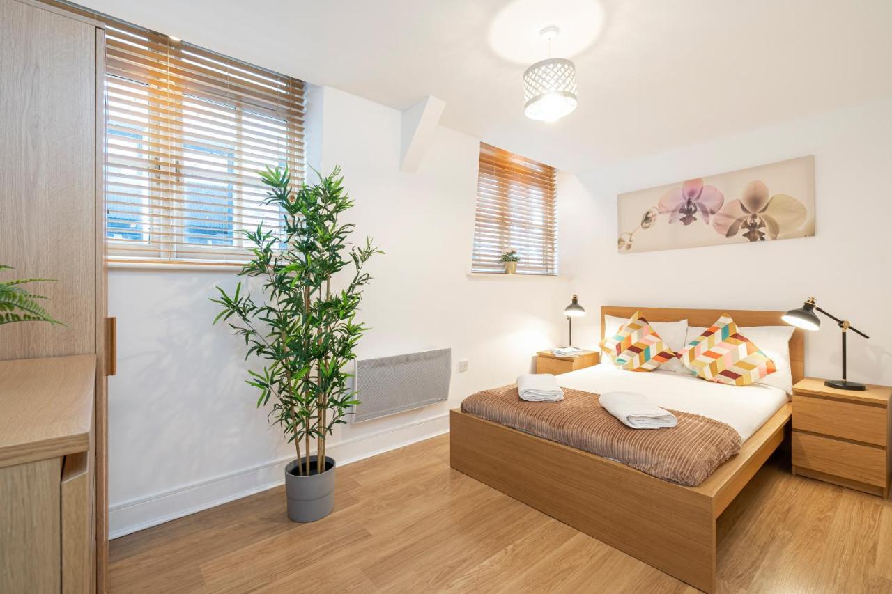 Farringdon Apartment *
