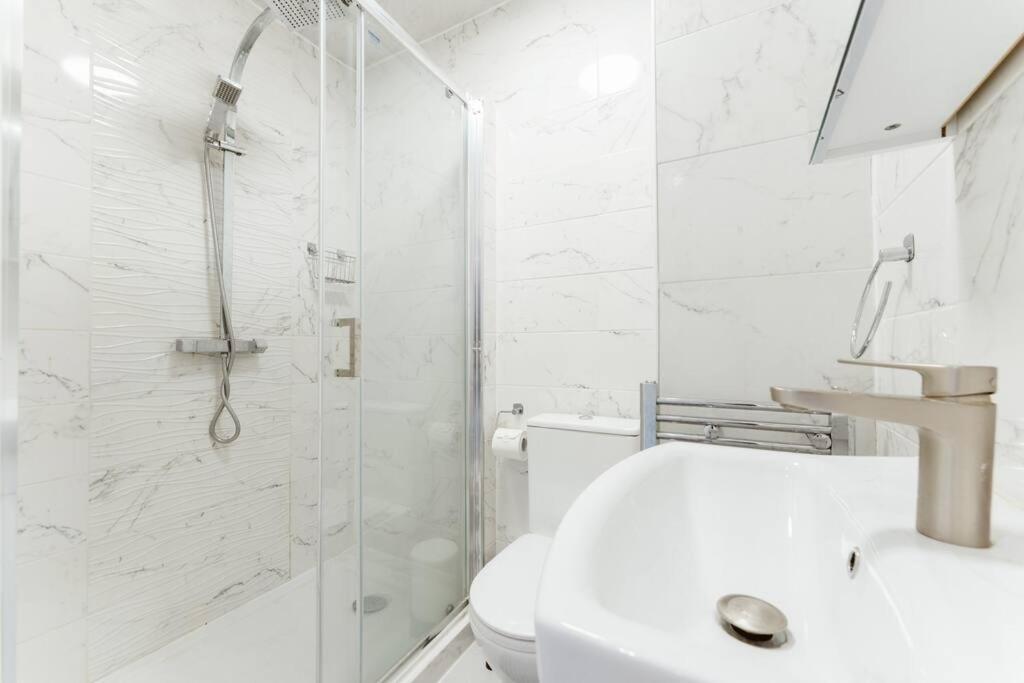 Your Lovely Studio Flat- West3 Apartment London