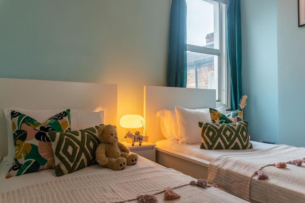 Dahomey - Streatham - * London