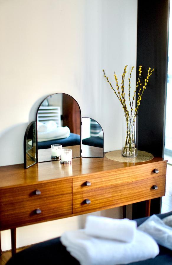 Zen Life With Urban Views - E8 Chic London