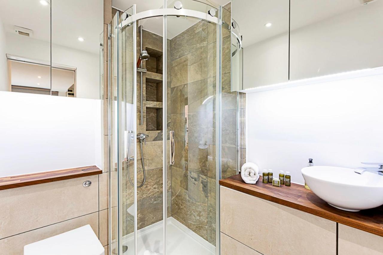 Duplex Two-bed Near Tower Bridge Apartment London