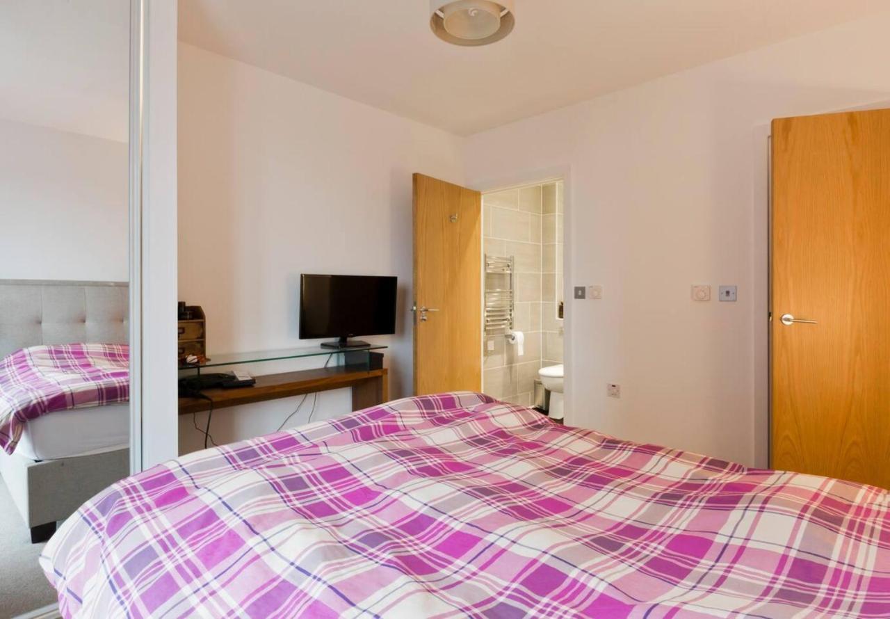 Appartement 2-bed Only 15 Mins From Londen