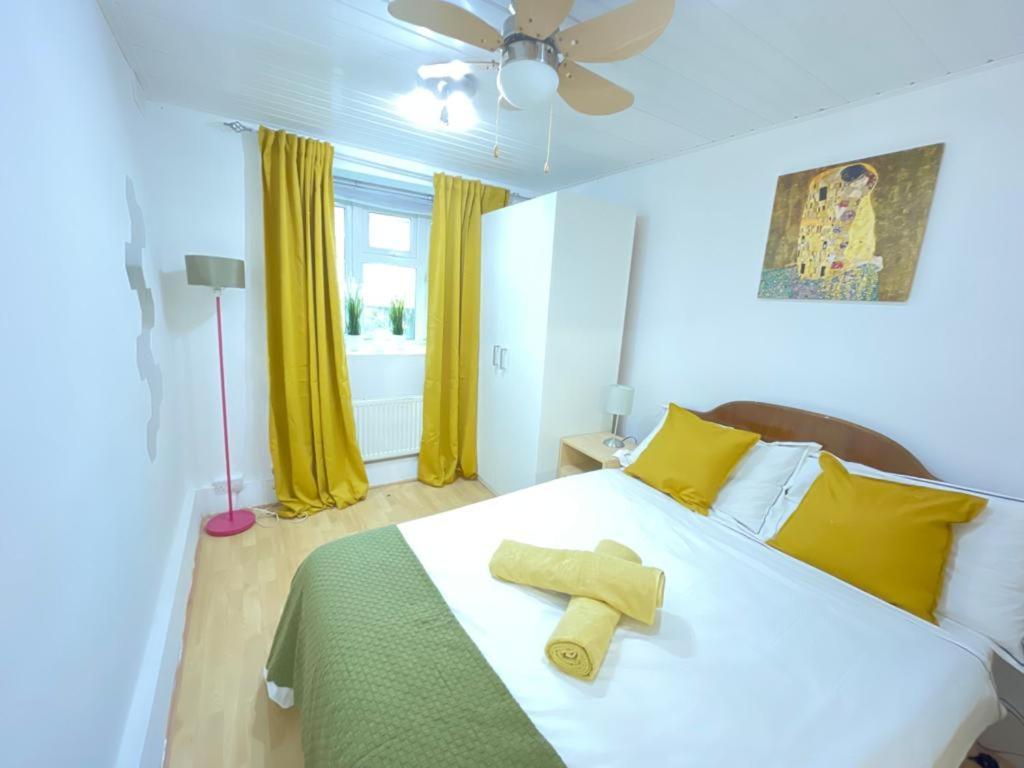 Cosy Flat Close To East Finchley Station Londen