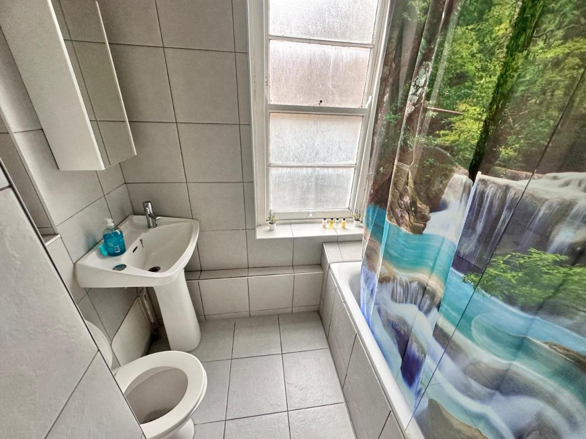 Lovely Compact Budget Flat In Central London