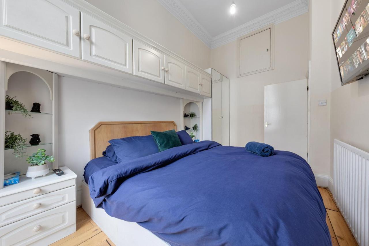 Flat In Baker Street Apartment *