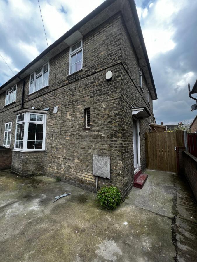 Good Priced Single In Sherperds Bush Guest house London