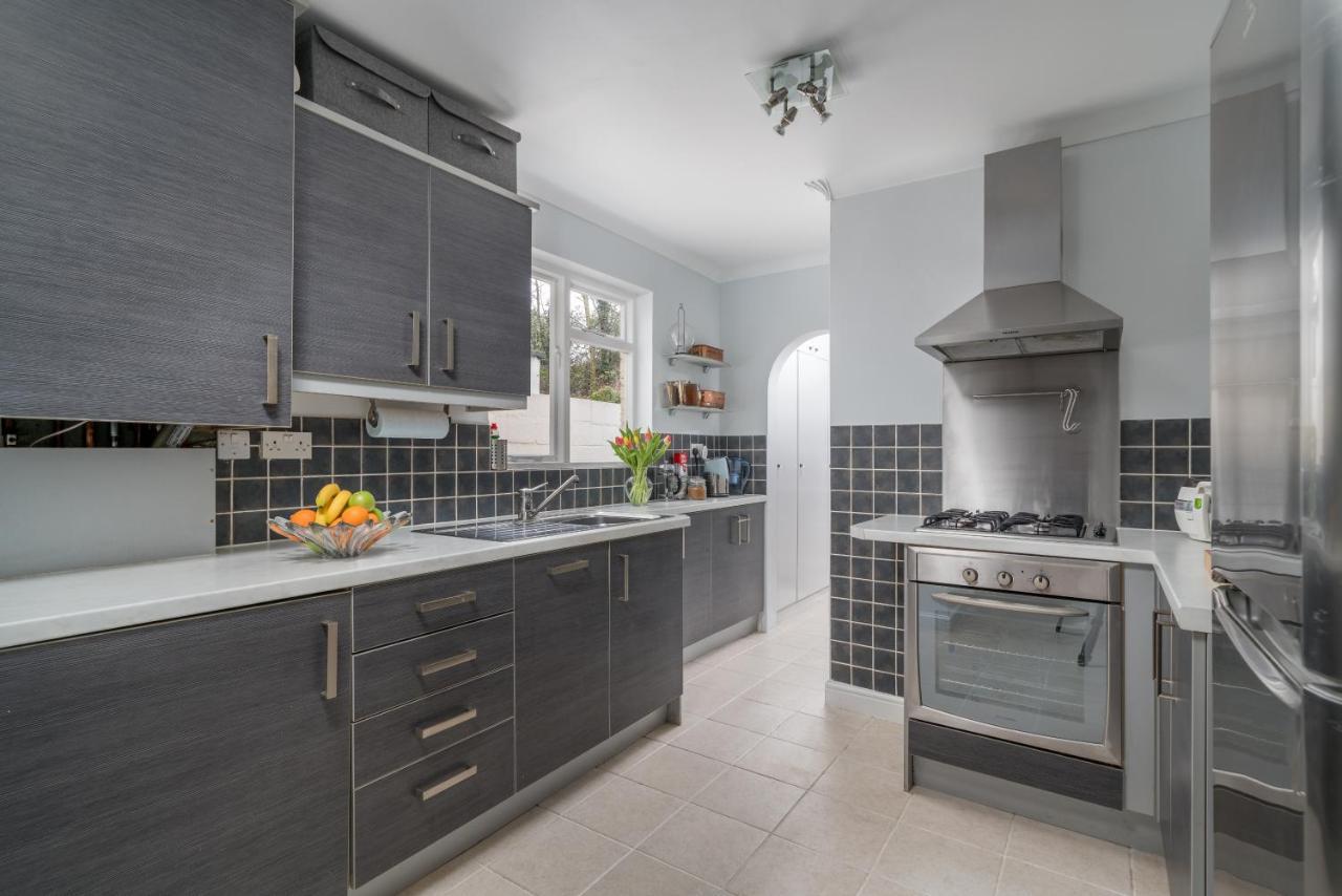 Joivy Cozy 1 Bed Flat With Garden In North Kensington