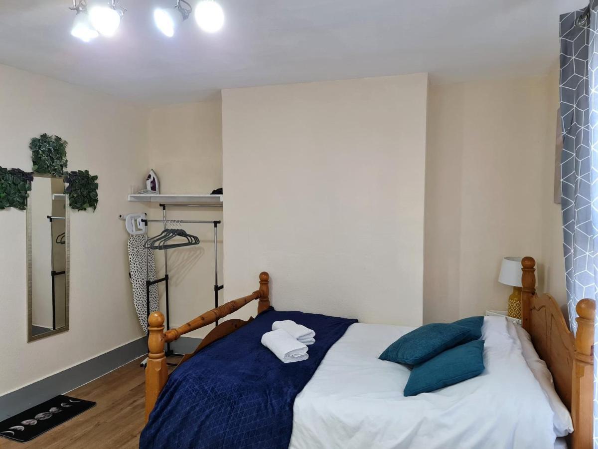 Lovely Private Near Central Apartment