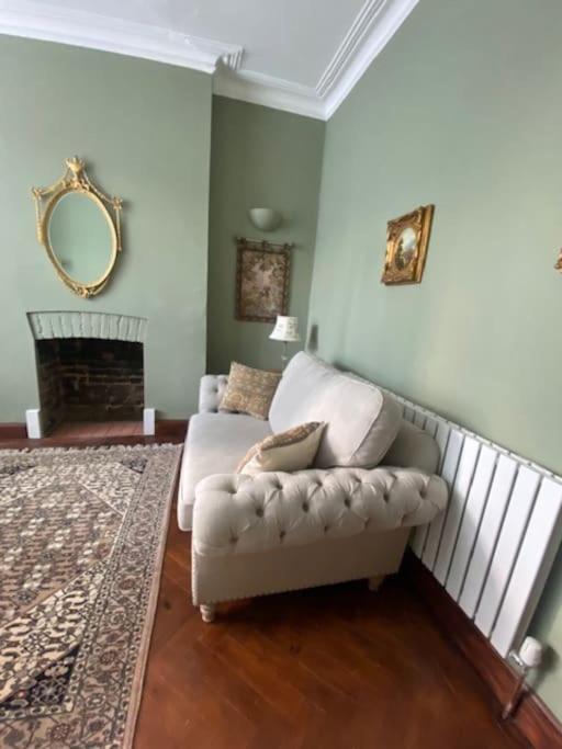 Apartment 2 Double Bedroom Charming Chelsea London