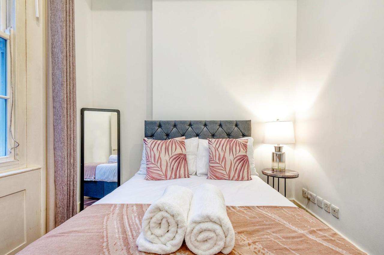 Apartment Modern Mayfair London