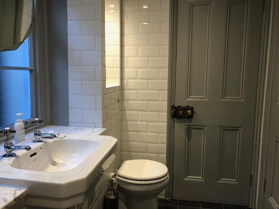 Feriehus Kings Cross, Self-contained House & Private Garden *