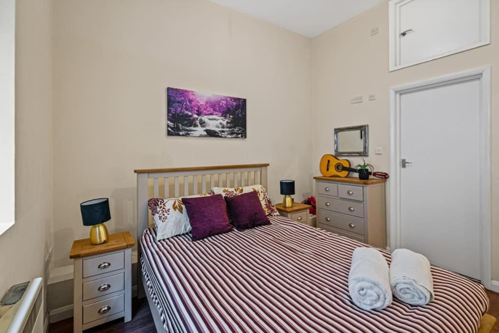 Two Bedroom With Patio Close To Hyde Park Ed4 Appartement