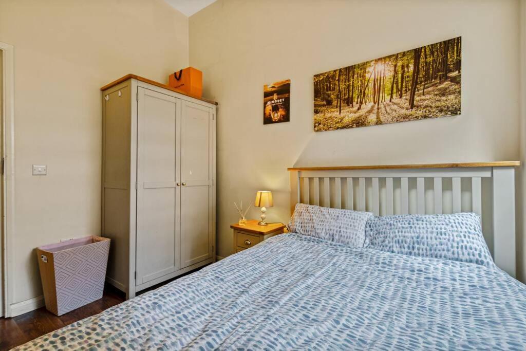 Two Bedroom With Patio Close To Hyde Park Ed4 Appartement