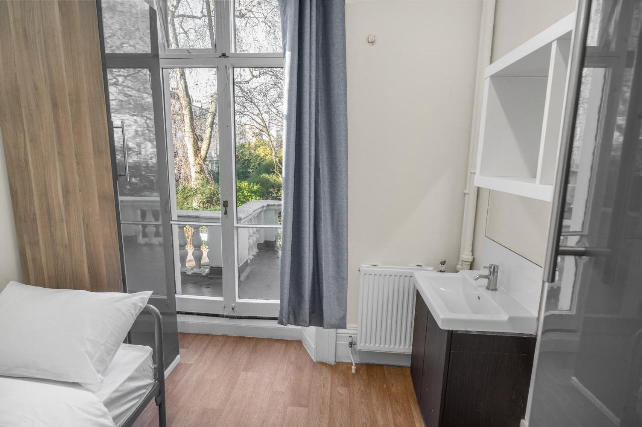 Hostel Holland House *