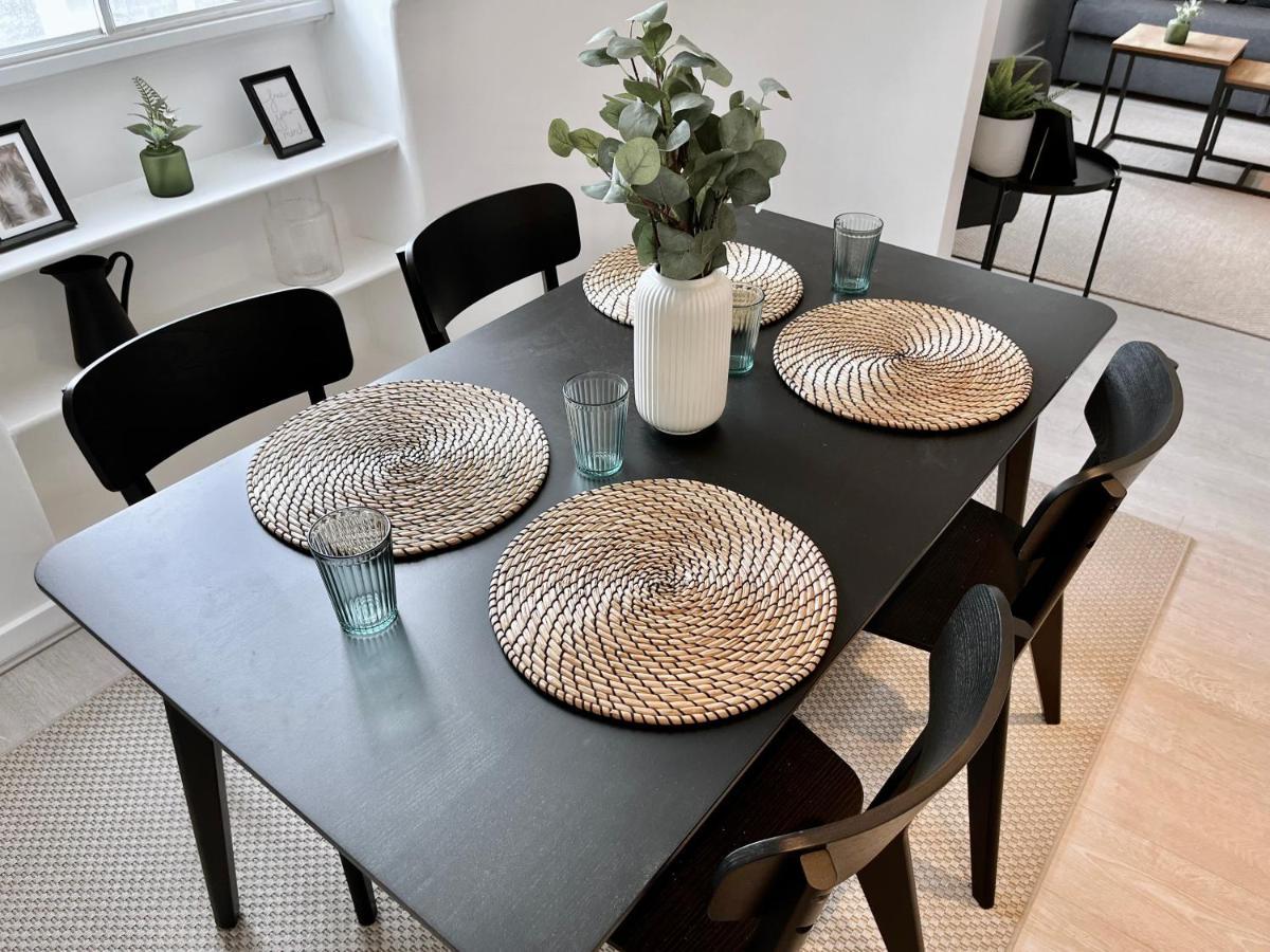 New Oxford Circus 2 Bedr, 3 Beds Location Apartment