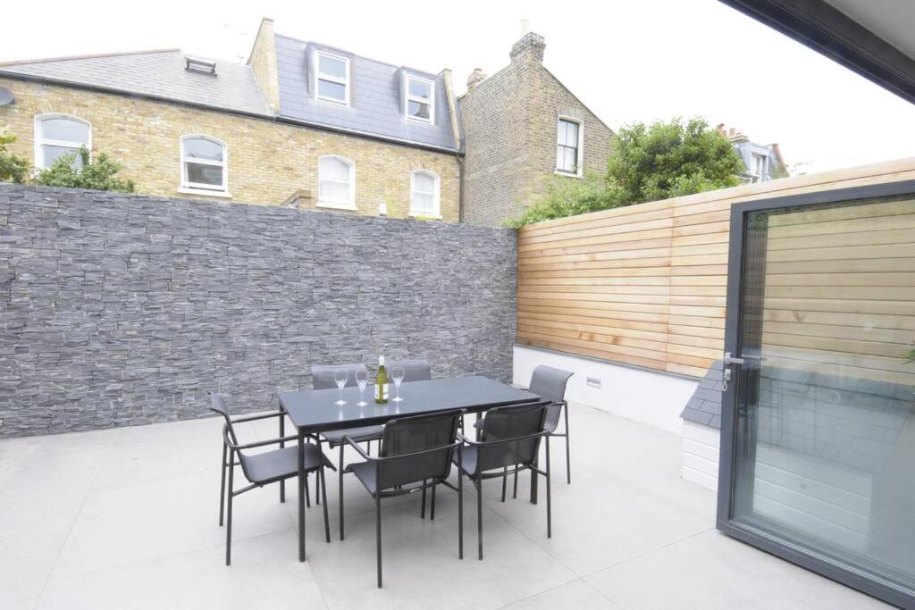 Four Bedroom Modern Victorian Wandsworth House * London