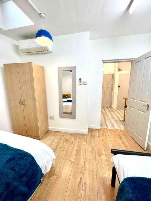 Trendy One Bedroom Flat In Apartment London