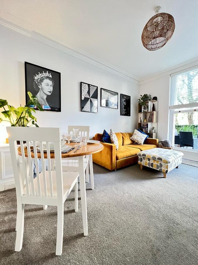 Apartment Stylish One-bedroom With Private Patio In Zone 2 *
