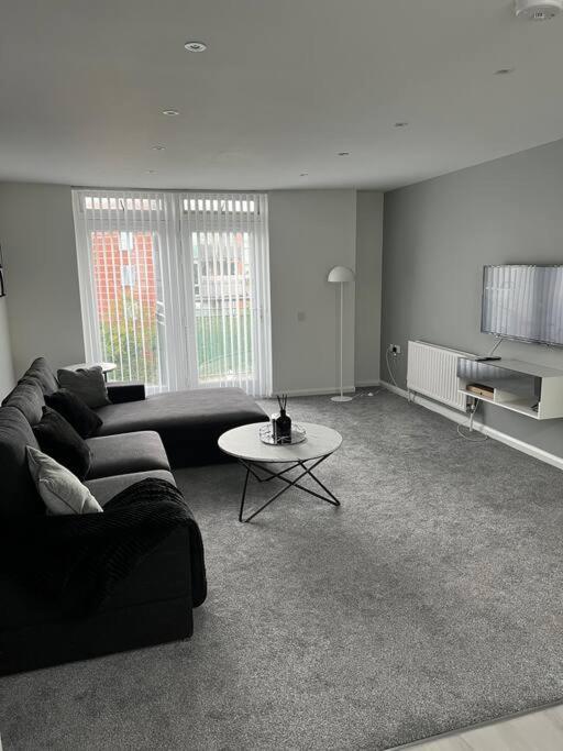 Leilighet Spacious 1 Bedroom Unit In West London