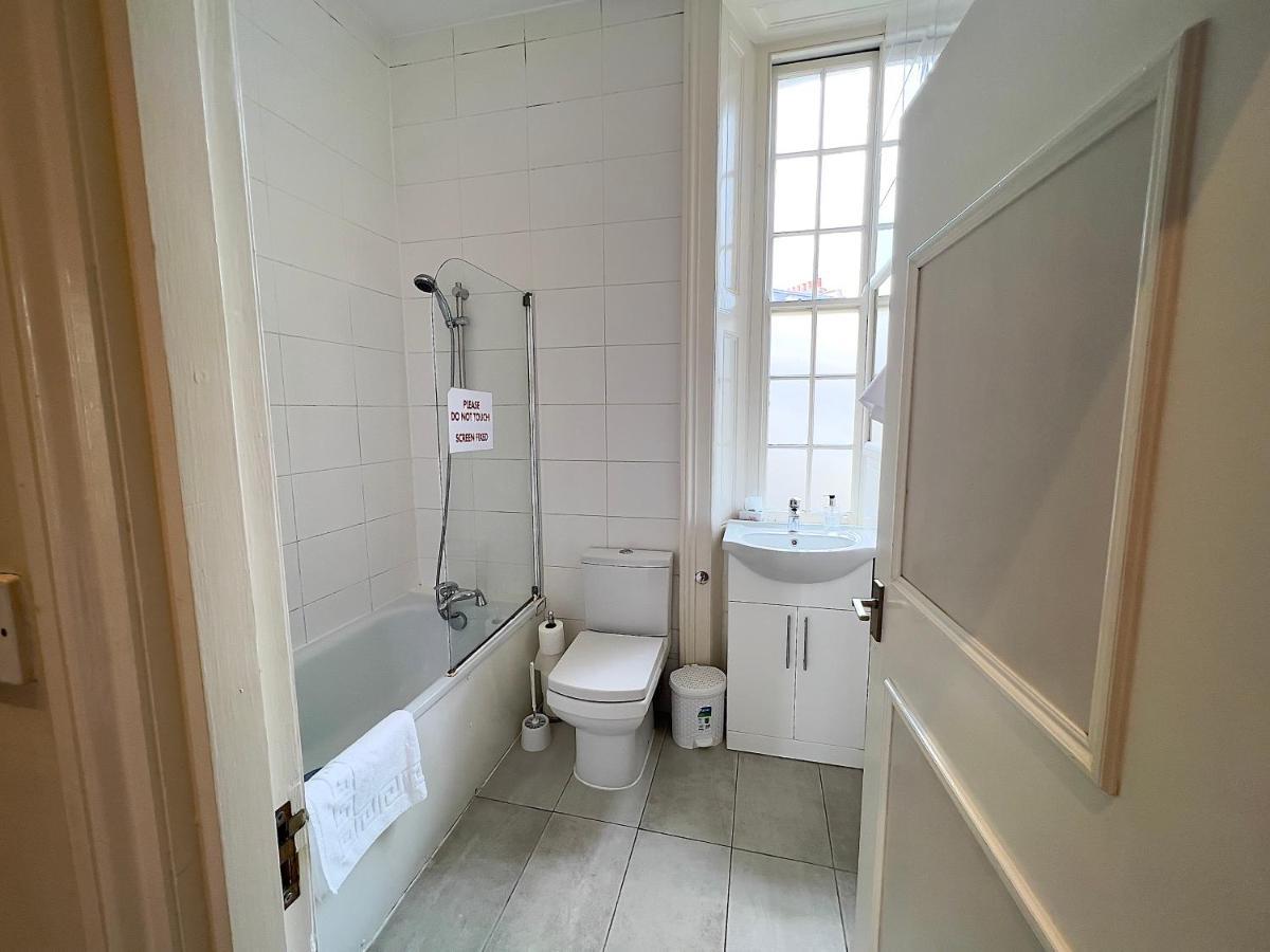 Super Flat In The Heart Of Westminster * Londen