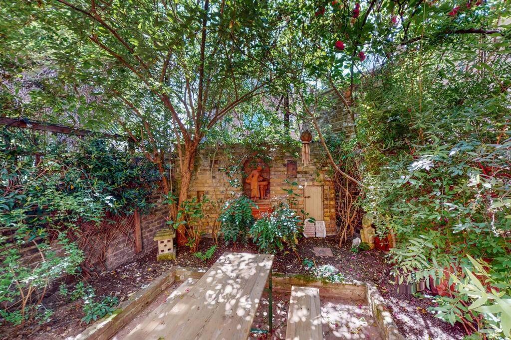 Whimsical 4 Bedroom House In Elephant And Castle Londen