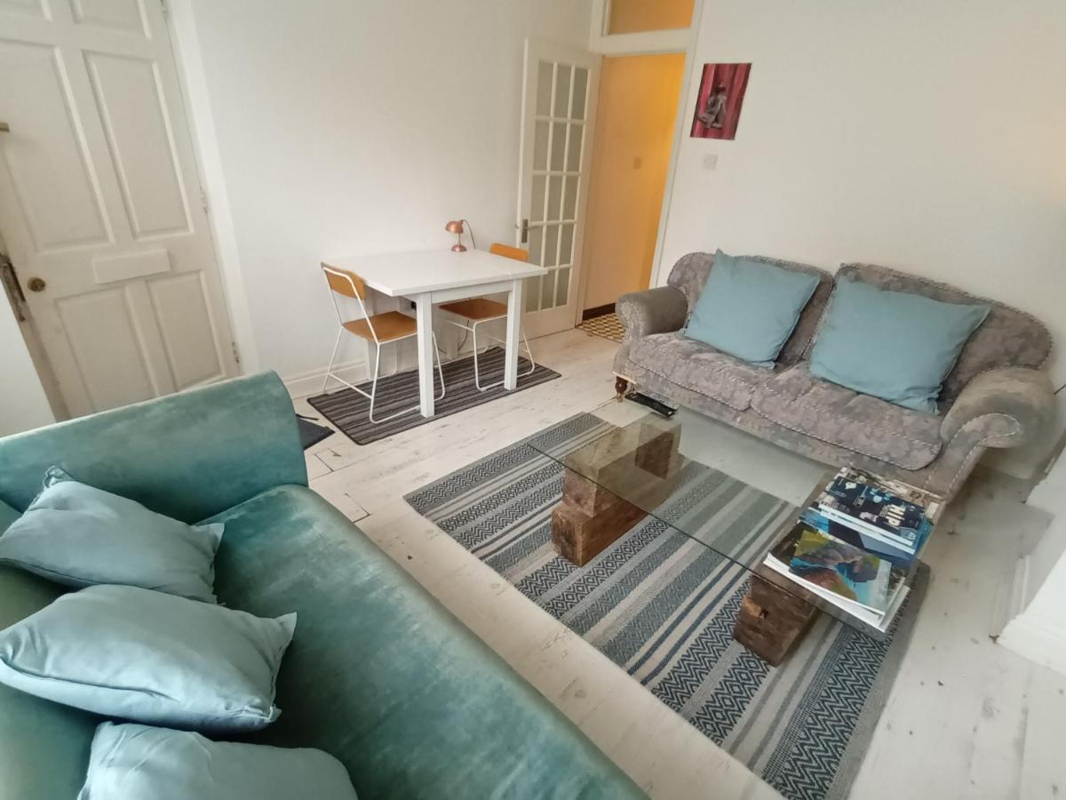 3 Bed Lovely Garden Flat Wandsworth Apartment *