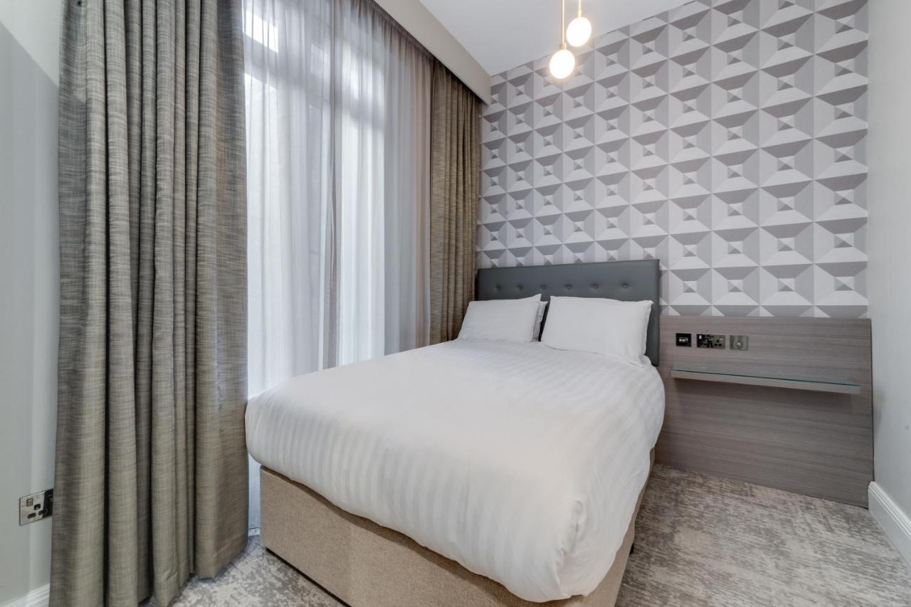 Victor - Victoria 4*