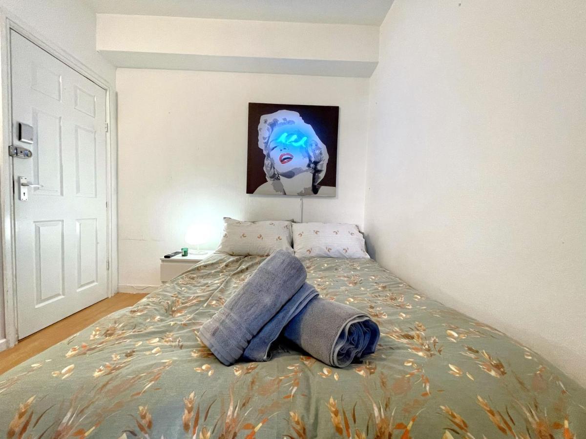 Verv Holborn Guest house *