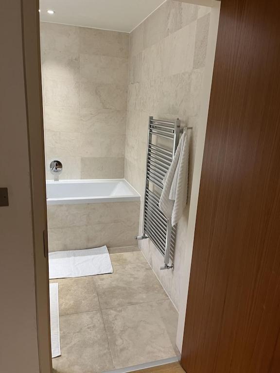 Leilighet Beautiful 2 Bed Flat In Finchley Road, Camden