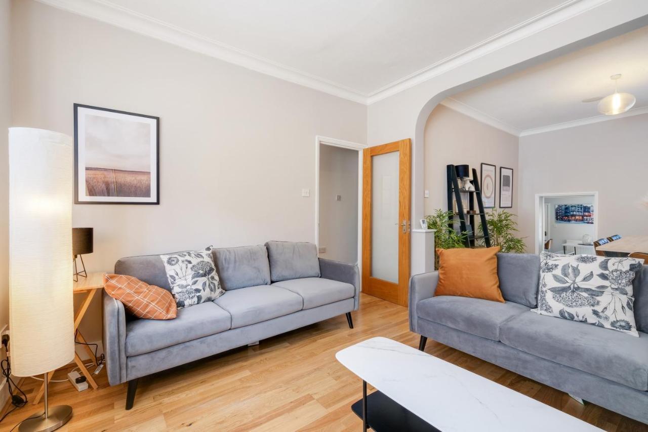 Holiday home Luxury 3 Bedroom 2 Bathroom House, Fulham By 360stays