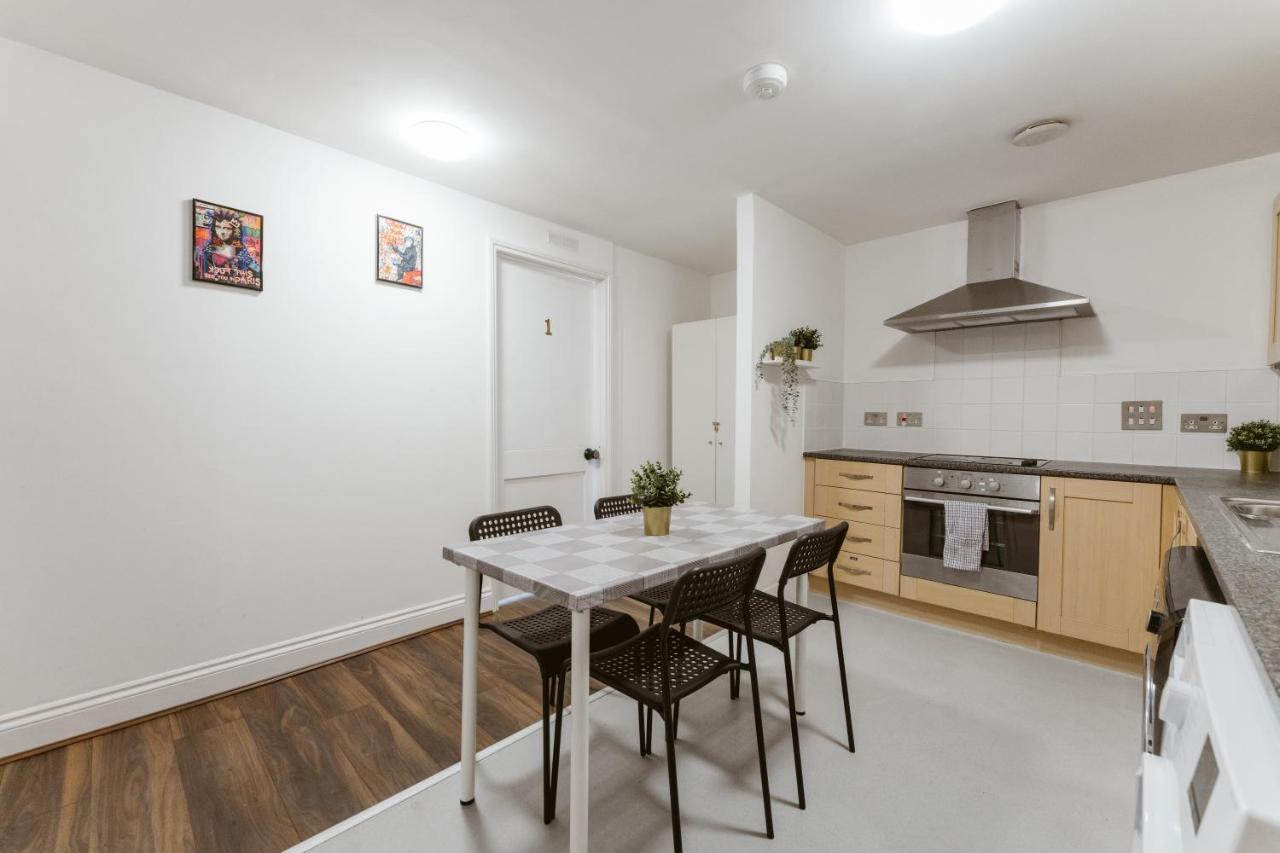 Limehouse Double - 3 * London
