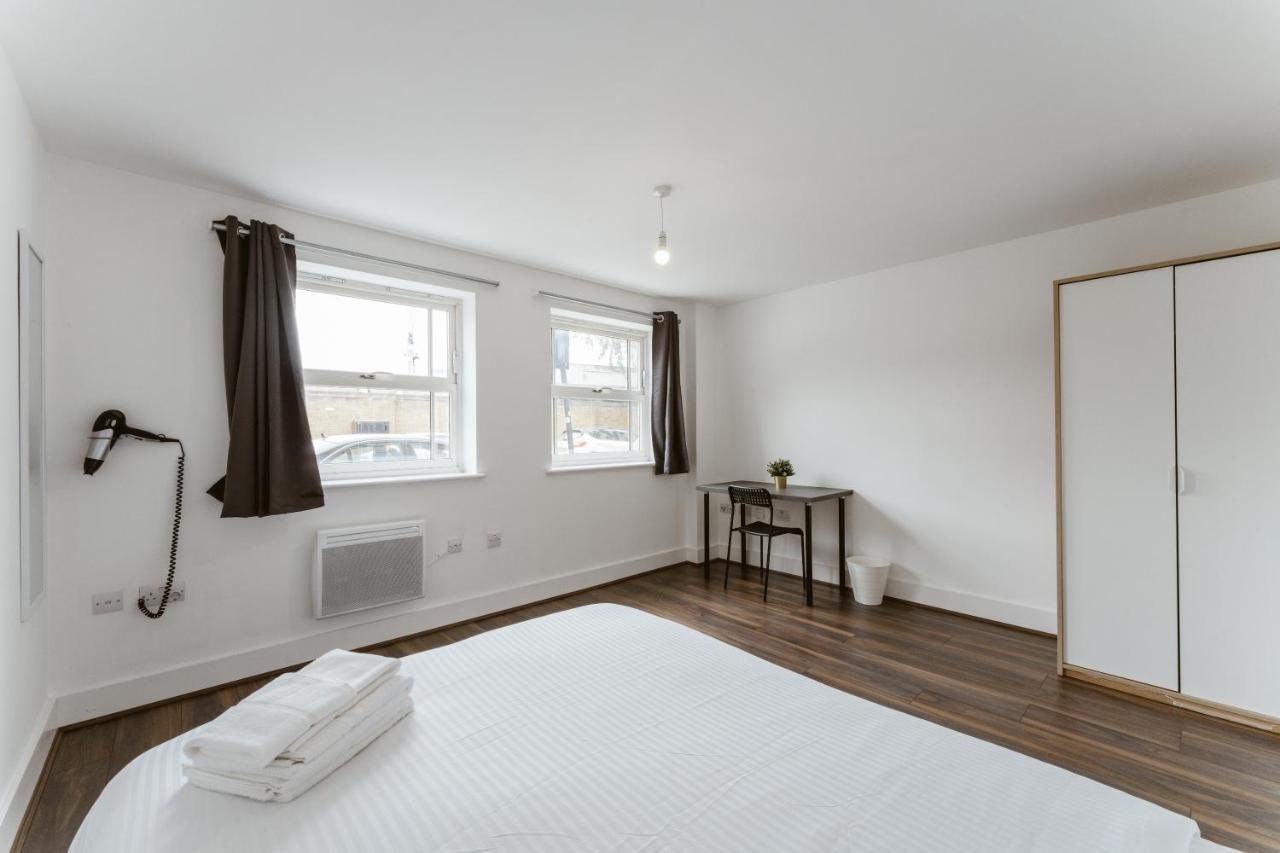 Limehouse Double - 3 * London