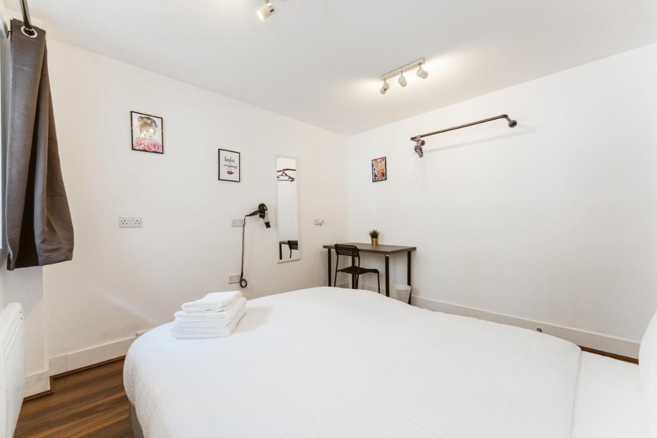 Limehouse Double - 3 * London