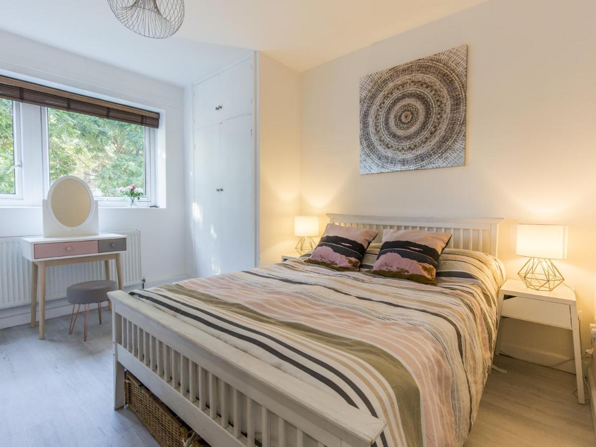 Apartment Spacious Flat In South With Balcony - Pass The Keys London