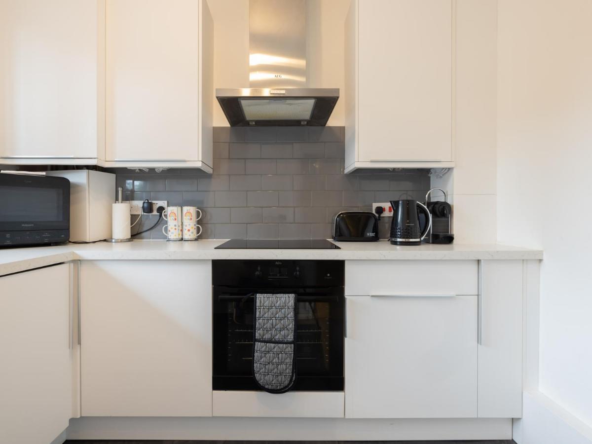 Leilighet Spacious Flat In South With Balcony - Pass The Keys
