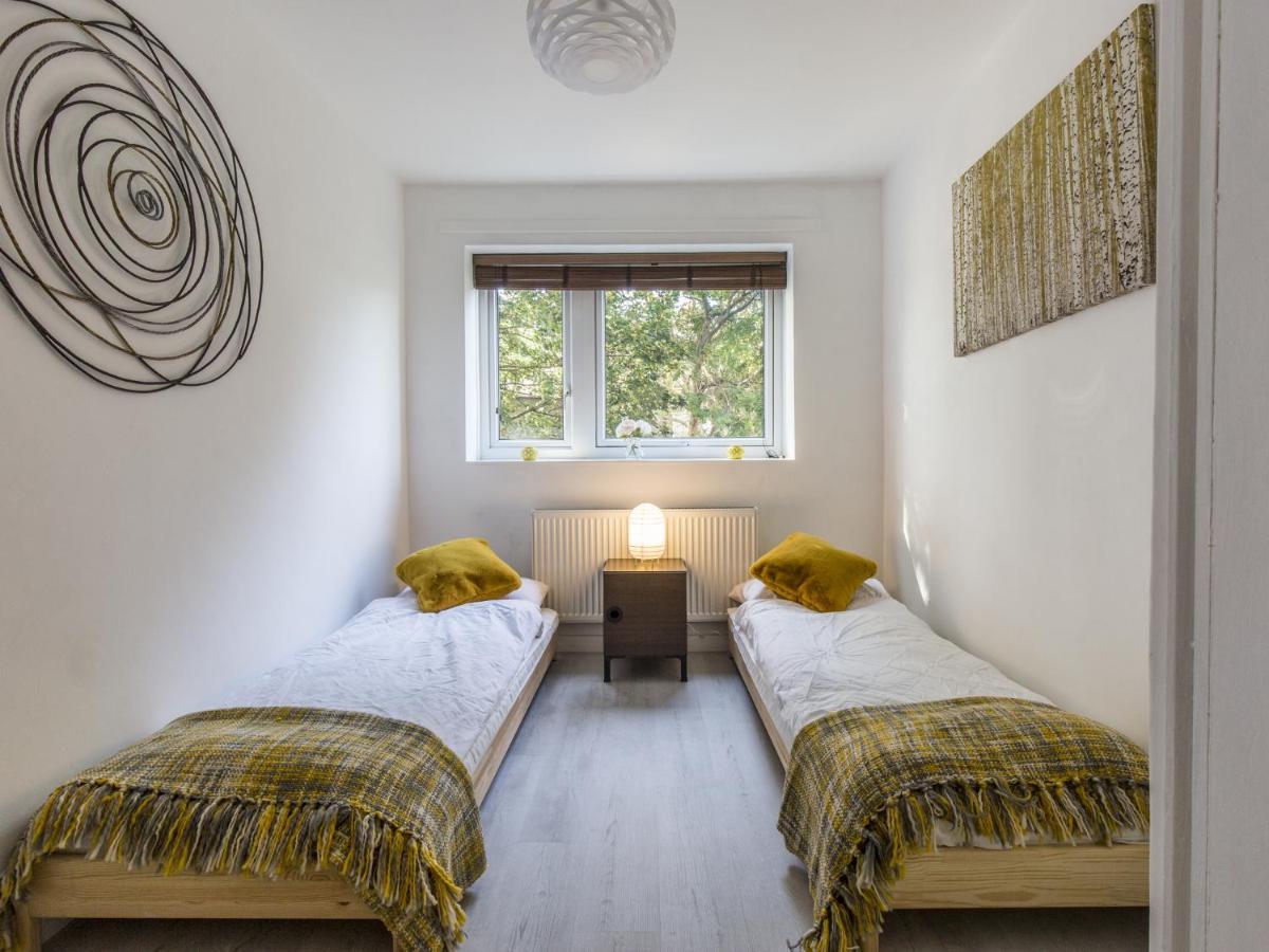 Leilighet Spacious Flat In South With Balcony - Pass The Keys