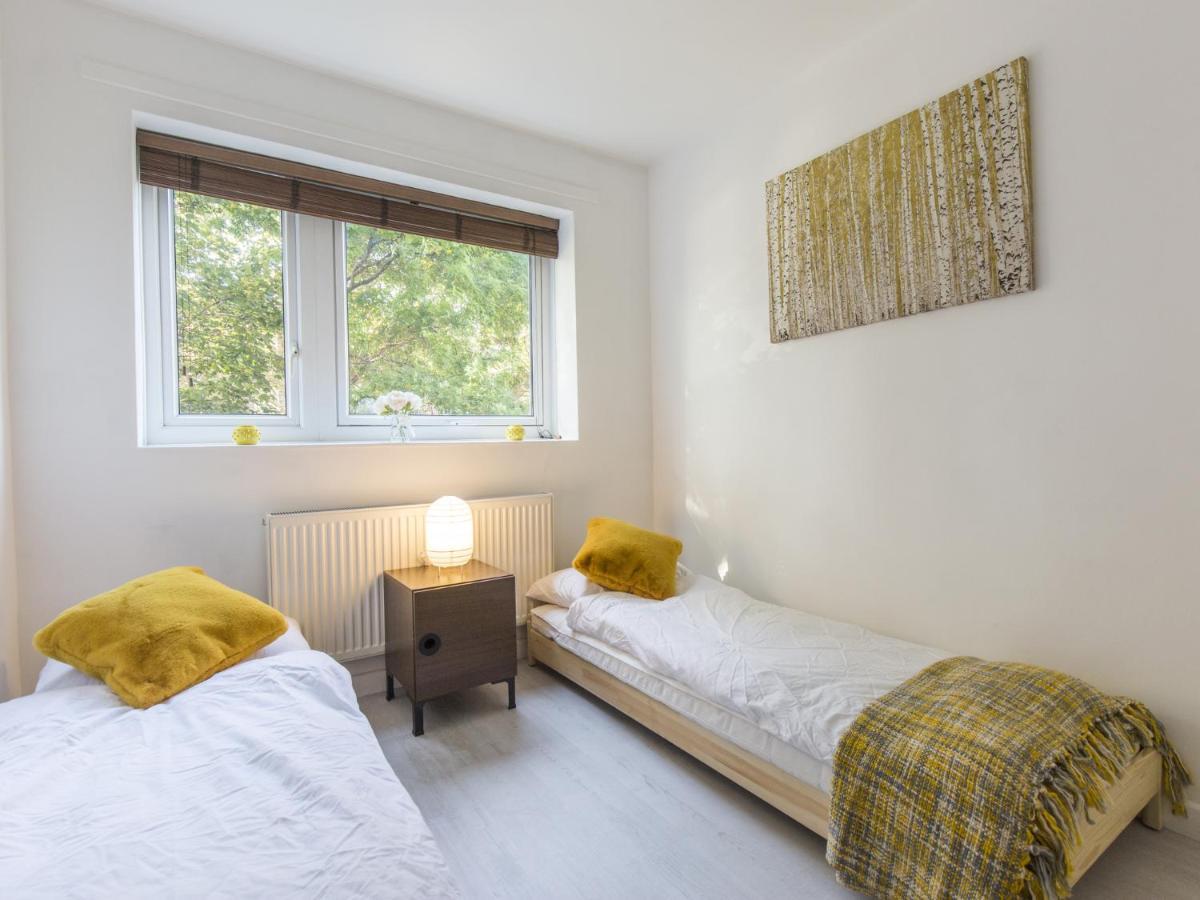 Spacious Flat In South With Balcony - Pass The Keys *