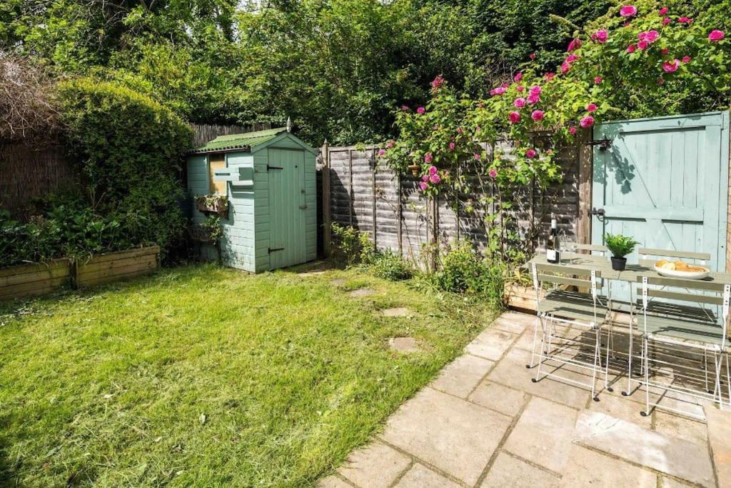 Where Style & Convenience Combine- Photo Id Required Apartment London