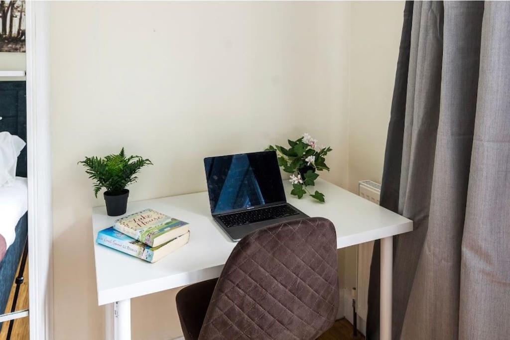 Where Style & Convenience Combine- Photo Id Required Apartment London