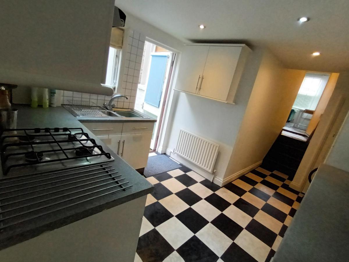 Apartment 3 Bed Lovely Garden Flat Wandsworth