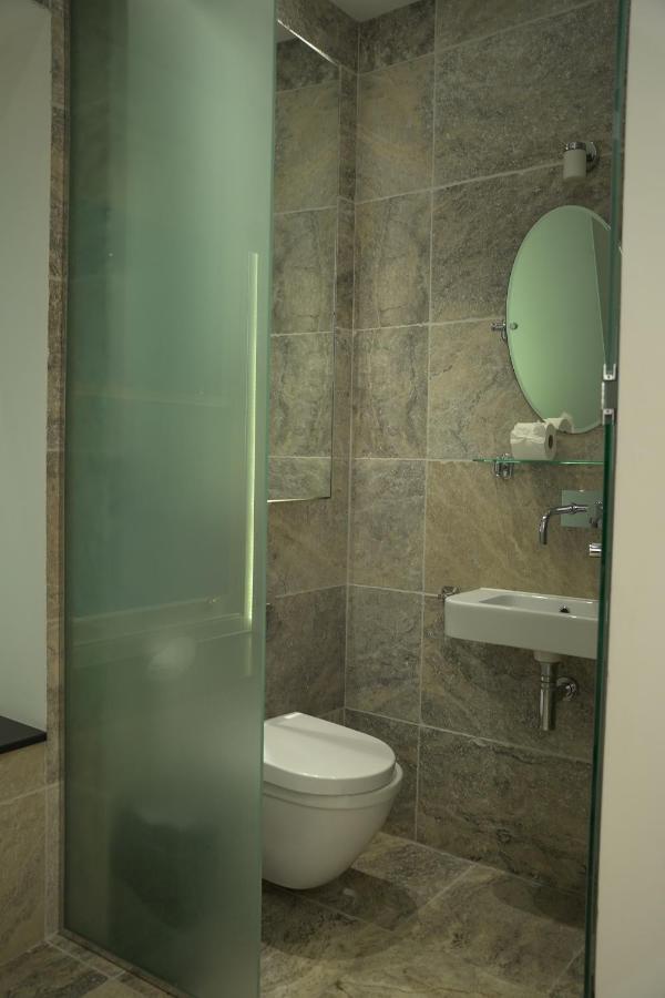 Super Luxuries Flat *