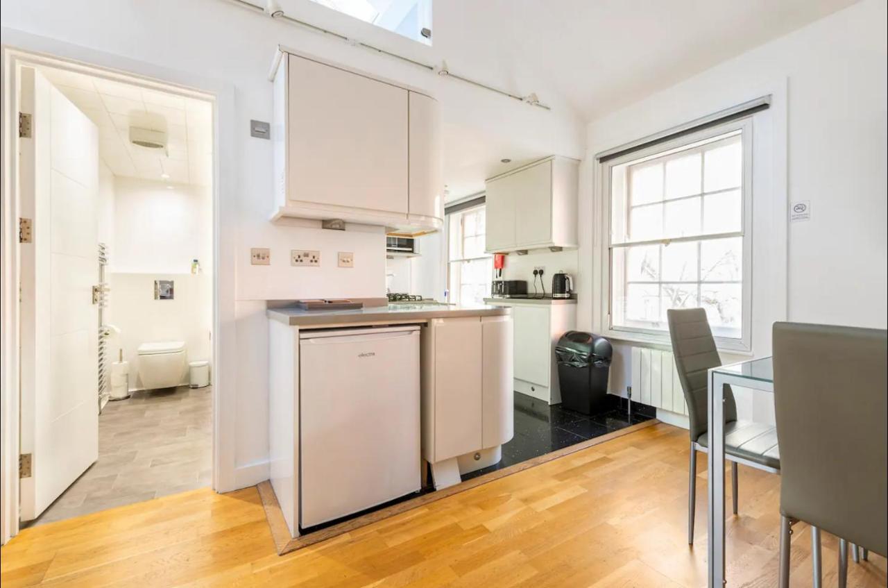 Beautiful 1 Bedroom Penthouse Flat London