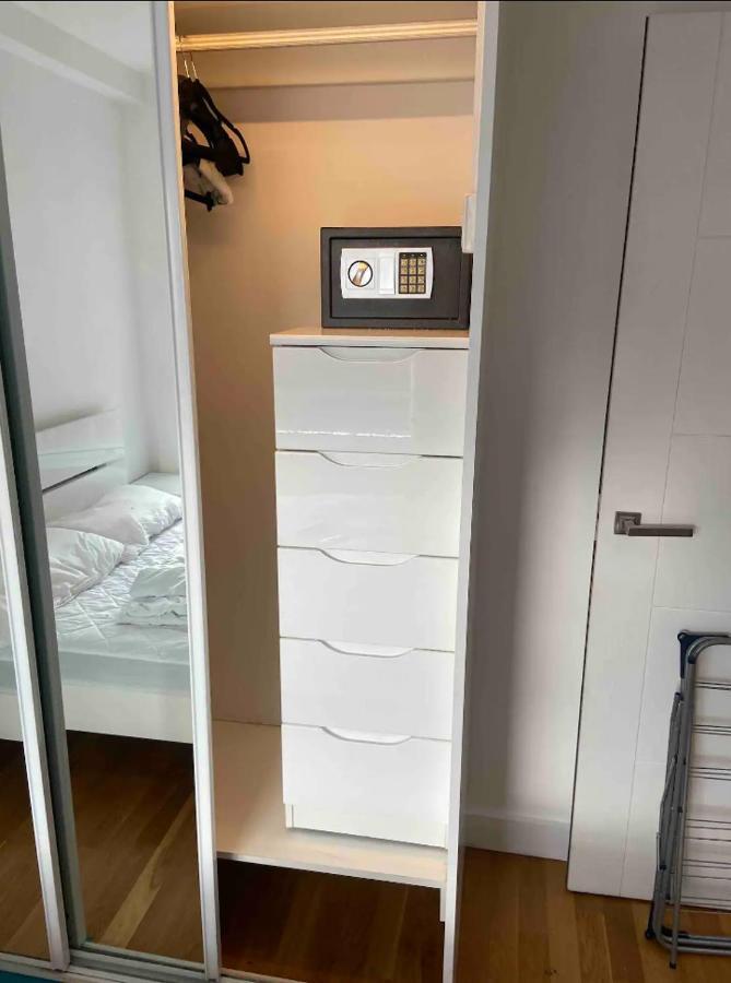 Apartment Beautiful 1 Bedroom Penthouse Flat *