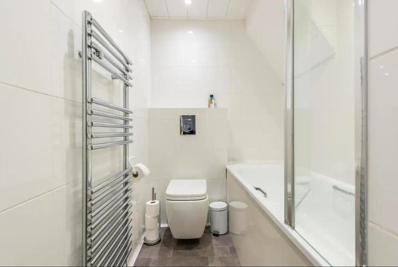 Apartment Beautiful 1 Bedroom Penthouse Flat London