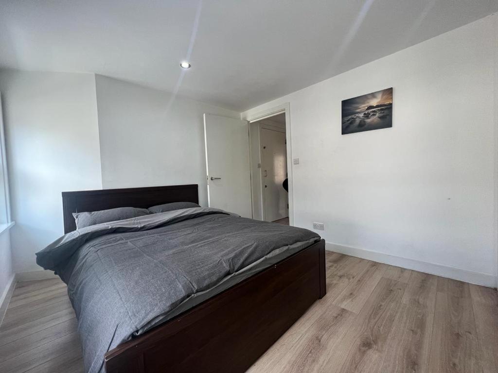 Full Apartment! Brick Lane! Apartment *
