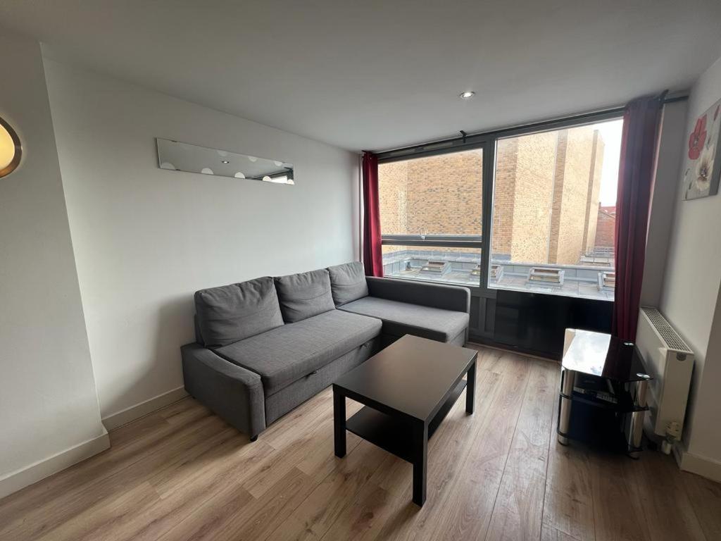 Apartment Full Apartment! Brick Lane! *