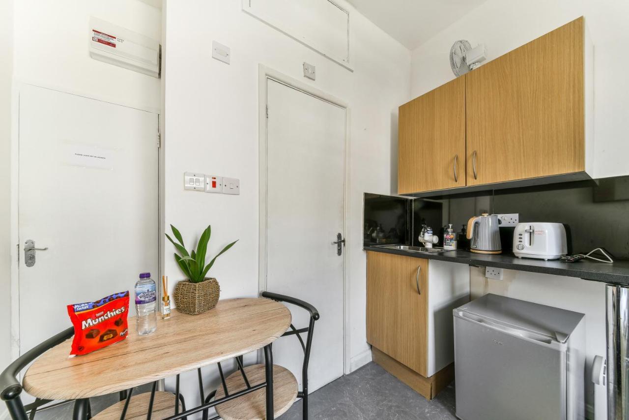 Chapel Market, Studio In Angel- Sleeps Upto 3