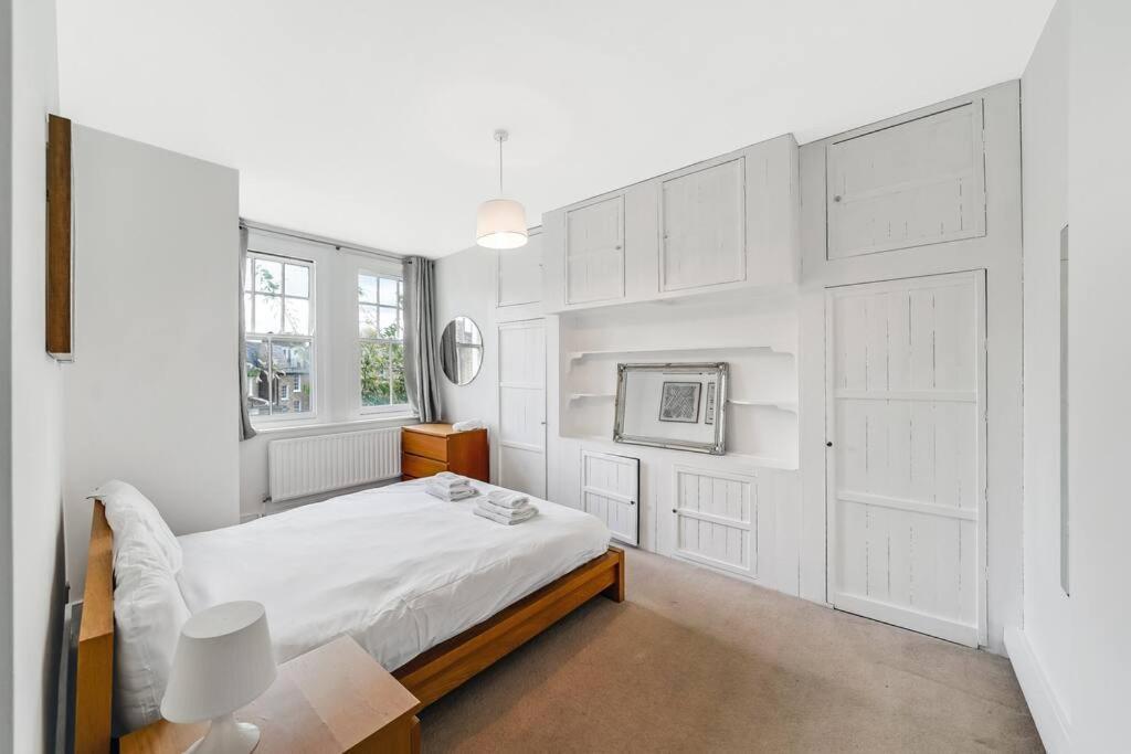 Modern 3 Bedroom Flat Near Camden Town